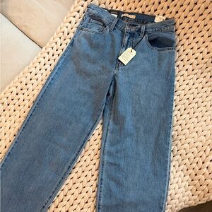 Levi’s baggy dad jean